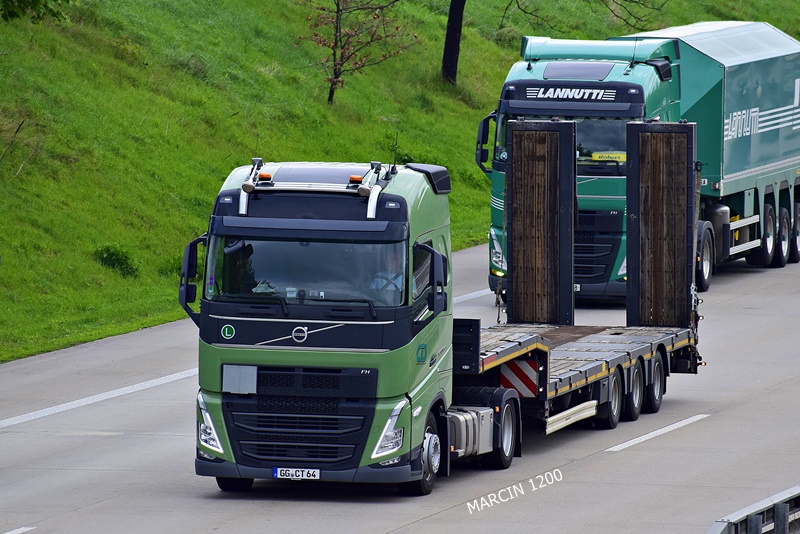 _DSC1200 CTS-crop-VOLVO FH V.JPG