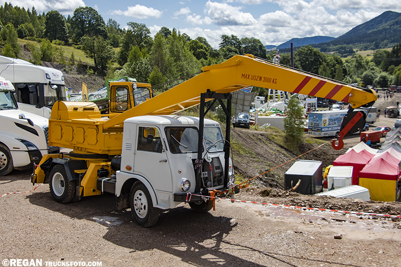 Star 25 Żuraw samochodowy.jpg