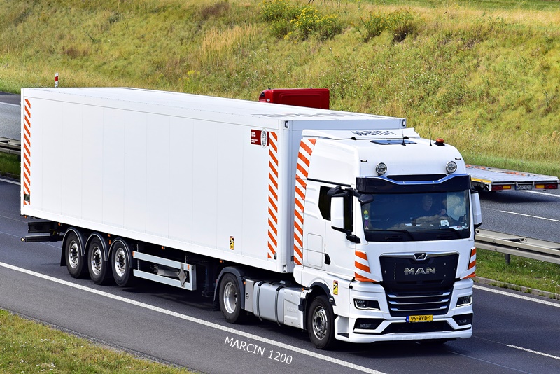 _DSC6126-crop-ANTONISEN-MAN TGX II.JPG