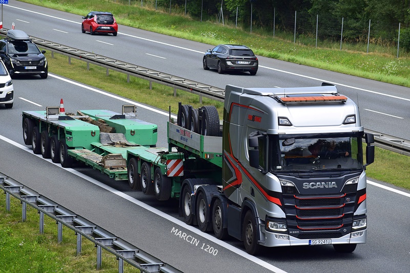 _DSC5856-crop-Trans-Service-SCANIA R650 V8.JPG