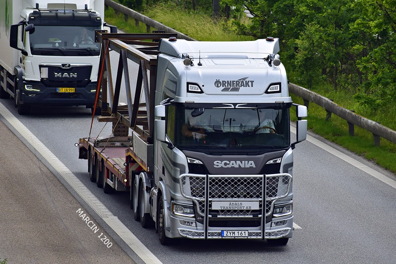 _DSC4688 RNFRAKT-crop-SCANIA R NG.JPG