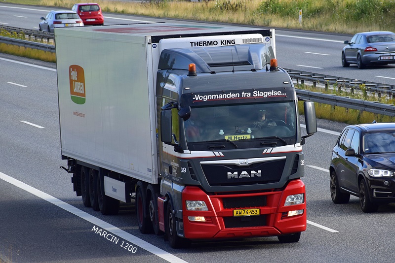 _DSC9589 CHRISTENSEN-crop-MAN TGX.JPG