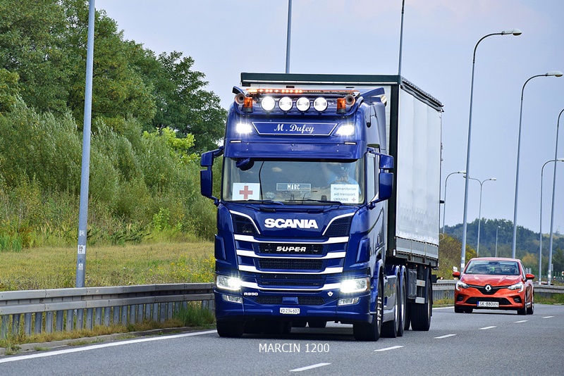 _DSC6409-crop-M.Dufey-SCANIA R950 V8.JPG