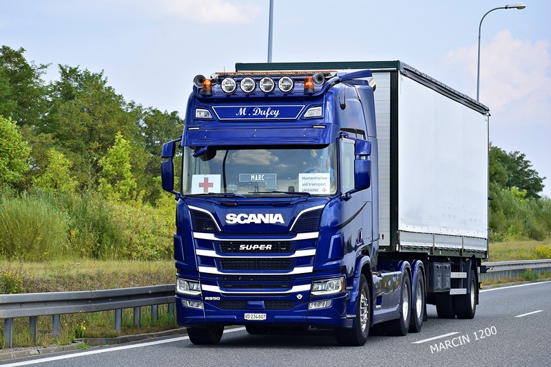_DSC6411-crop-M.Dufey-SCANIA R950 V8.JPG