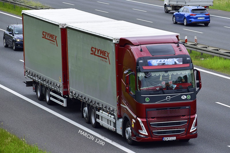 _DSC3491-crop-SZYMEX-VOLVO FH V.JPG