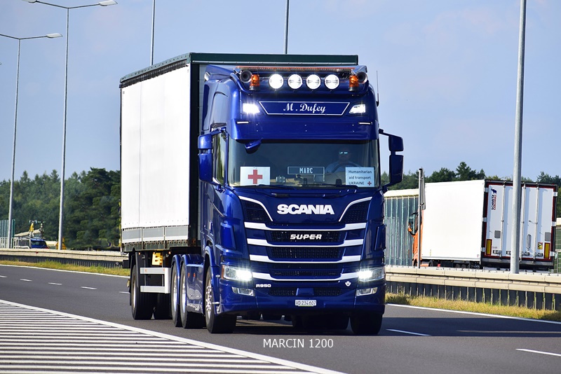 _DSC6442-crop-M.Dufey-SCANIA R950 V8.JPG