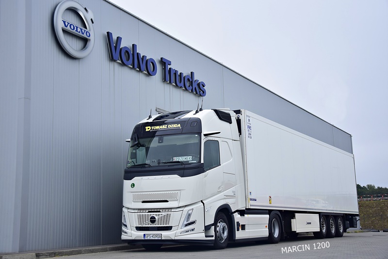 _DSC6470-crop-VOLVO FH AERO-TOMASZ DZIDA.JPG