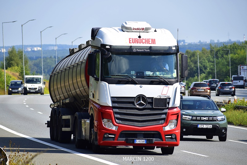 _DSC6368-crop-EUROCHEM-ACTROS MP IV.JPG