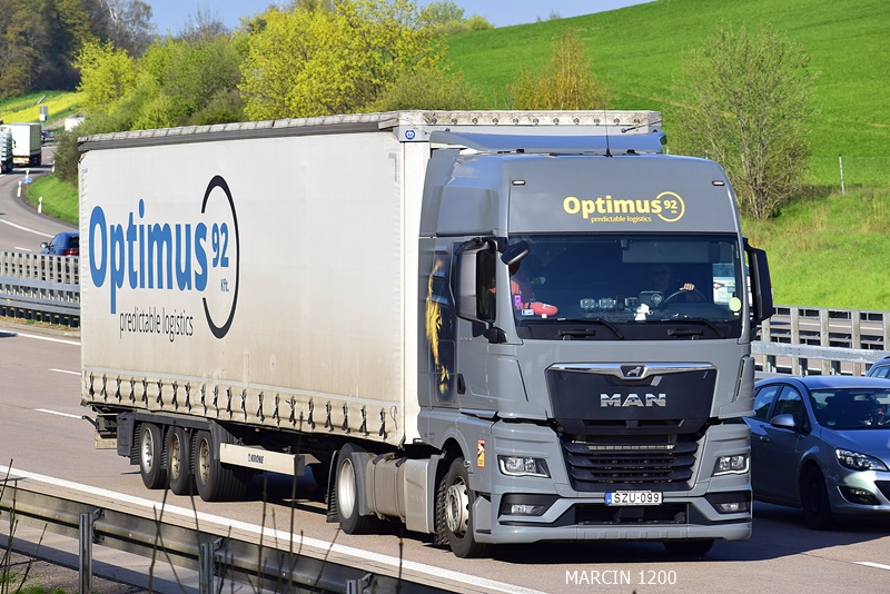 _DSC2821 OPTIMUS-crop-MAN TGX II.JPG
