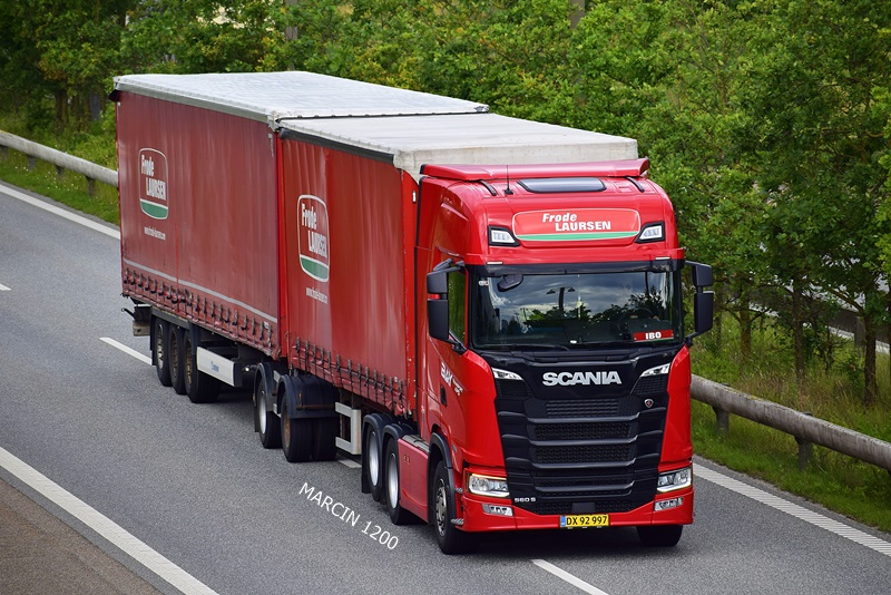_DSC4436 BAY TRANSPORT FRODE LAURSEN-crop-SCANIA S560-25,25m.JPG