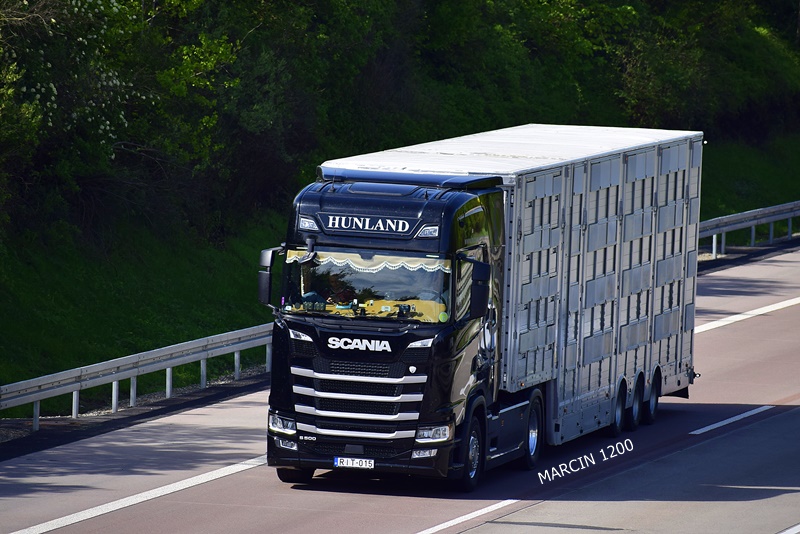 _DSC1446 HUNLAND-crop-SCANIA S500.JPG