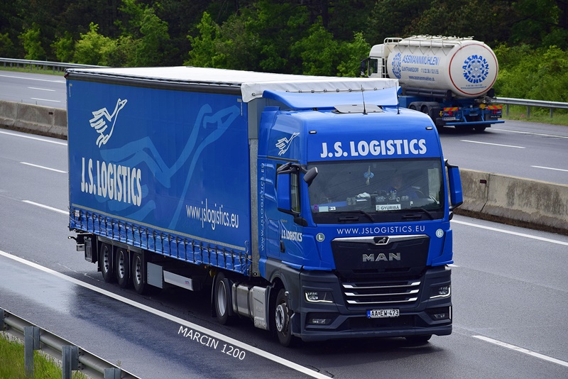 _DSC3014 J.S.LOGISTICS-crop-MAN TGX II.JPG