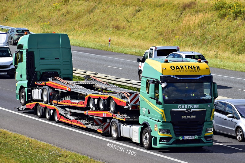 _DSC6181-crop-GARTNER-MAN TGX II Individual.JPG