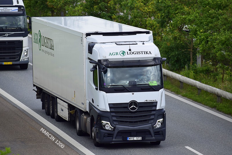 _DSC4431 AGRO LOGISTIKA-crop-Mercedes-Benz ActrosL MP5.JPG
