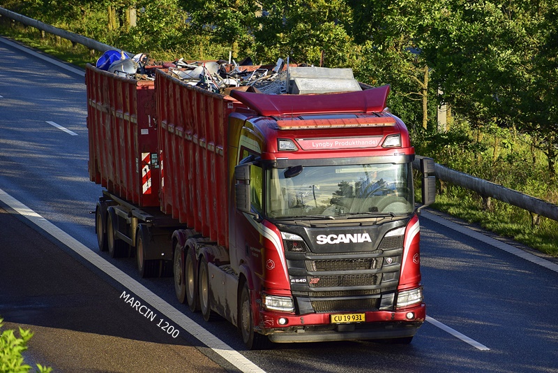 _DSC4209 LYNGBY PRODUKTHANDEL-crop-SCANIA R540 XT NG.JPG