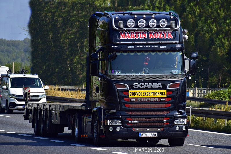 _DSC6542-crop-MARTIN KOZYK-SCANIA R520 V8.JPG