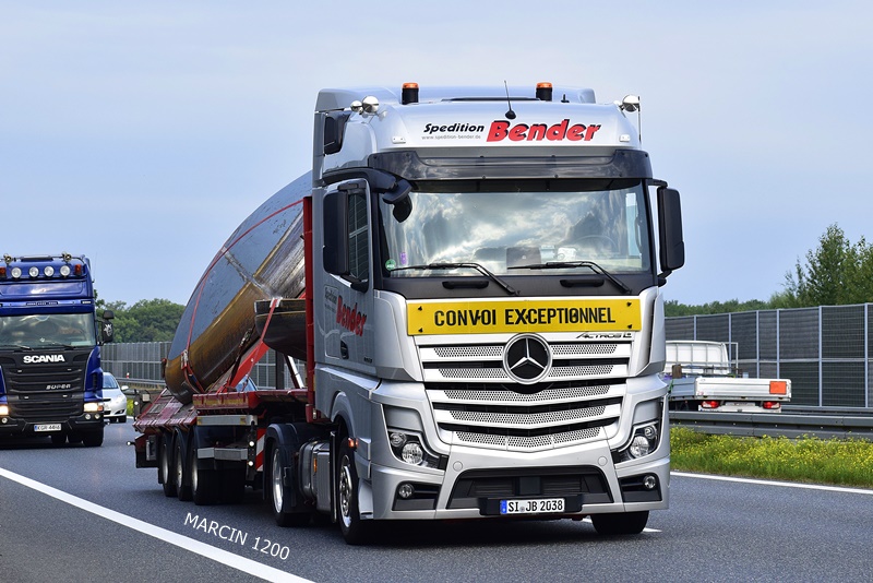 _DSC6517-crop-Bender-Mercedes-Benz ActrosL MP5.JPG