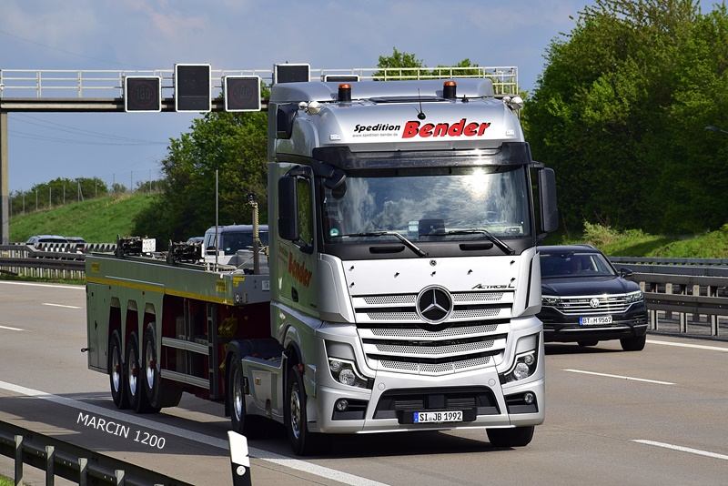 _DSC2156 BENDER-crop-Mercedes-Benz ActrosL MP5.JPG