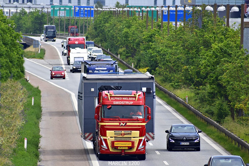 _DSC4770 ALFRED NIELSEN-crop-VOLVO FH V.JPG