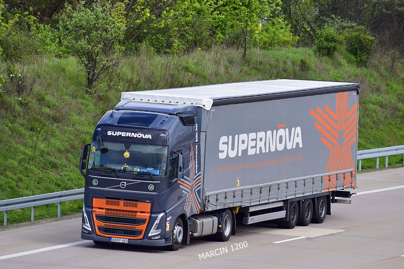 _DSC1699 SUPERNOVA-crop-VOLVO FH V.JPG