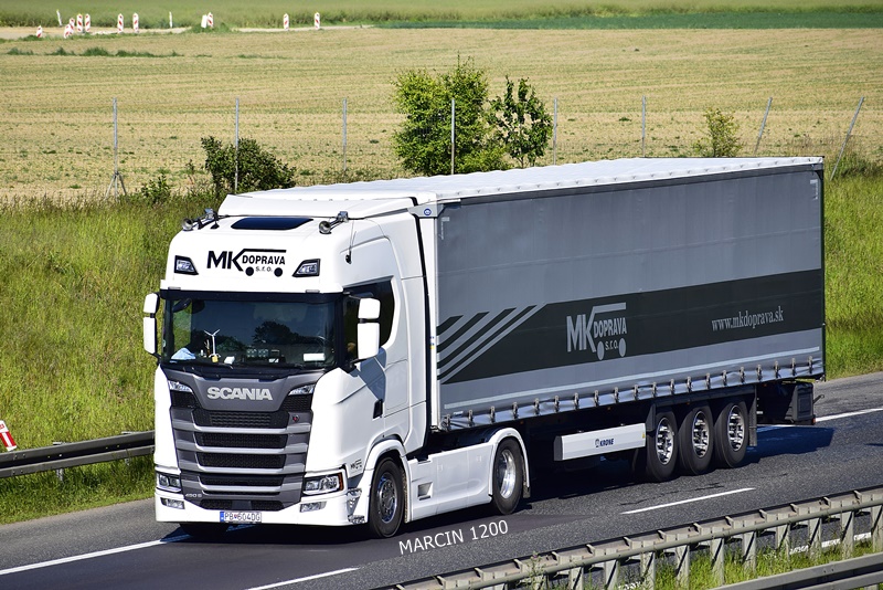 _DSC3224-crop-MK doprava-SCANIA S460.JPG