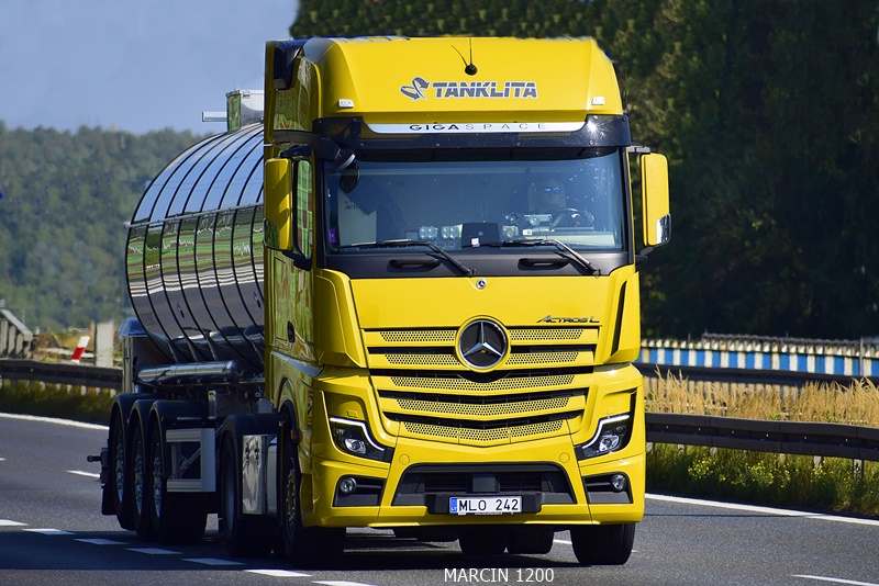 _DSC6550-crop-TANKLITA-Mercedes-Benz Actros MP5.JPG
