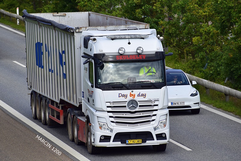 _DSC4381 BRDR. A.R-crop- Mercedes-Benz Actros MP5.JPG