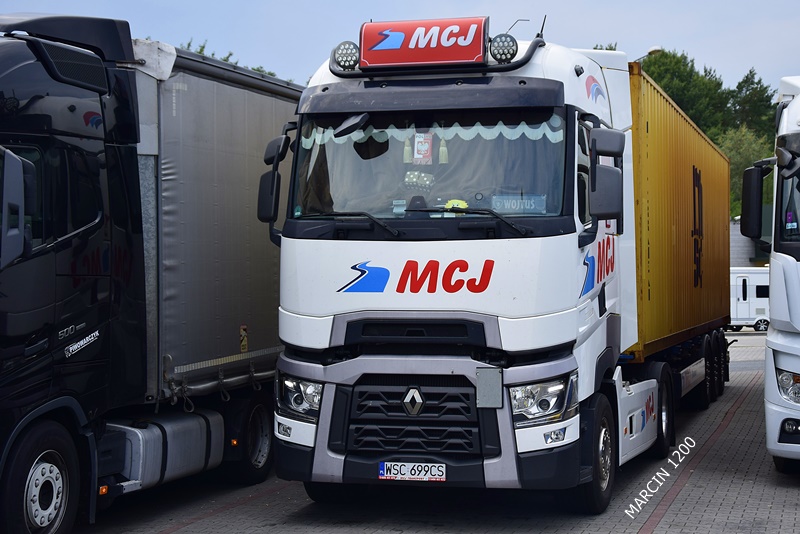 _DSC6338-crop-MCJ-RENAULT RANGE T.JPG