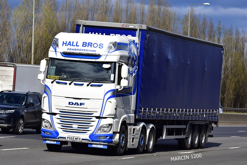_DSC0816-crop-Hall Bros-DAF XF 106 II.JPG