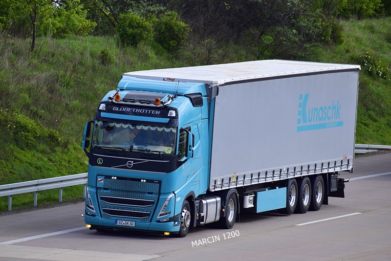 _DSC2642 KUNASCHK-crop-VOLVO FH V.JPG