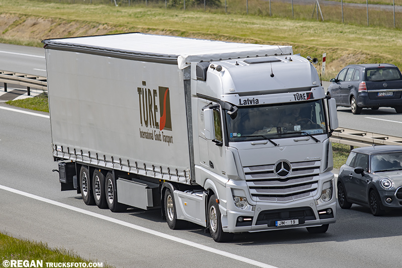 Mercedes-Benz Actros - Ture.jpg