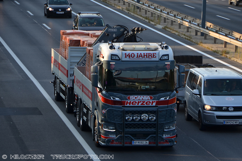 Scania_Herzer_1482.JPG