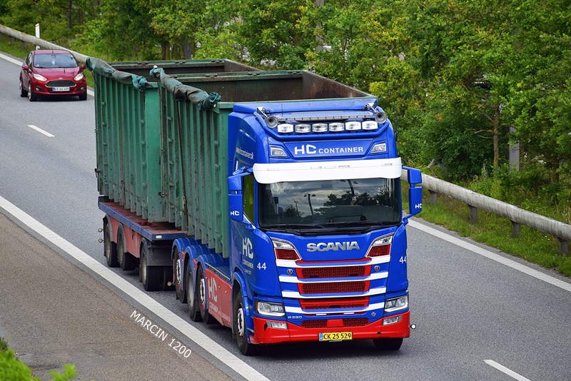 _DSC4439 HC CONTAINER-crop-SCANIA R580 V8 NG.JPG