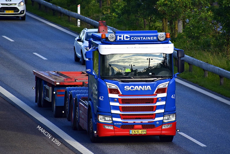 _DSC4263 HC CONTAINER-crop-SCANIA R530 NG V8.JPG
