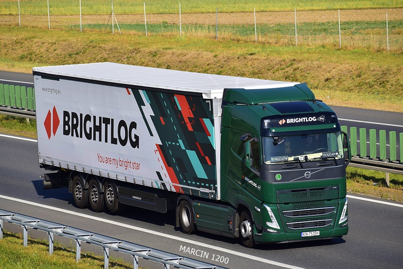 _DSC6678-crop-Brightlog-VOLVO FH V.JPG