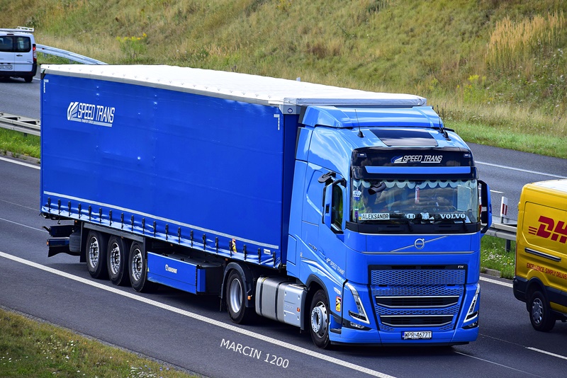 _DSC6215-crop-Speed Trans Bodzewo-VOLVO FH V.JPG