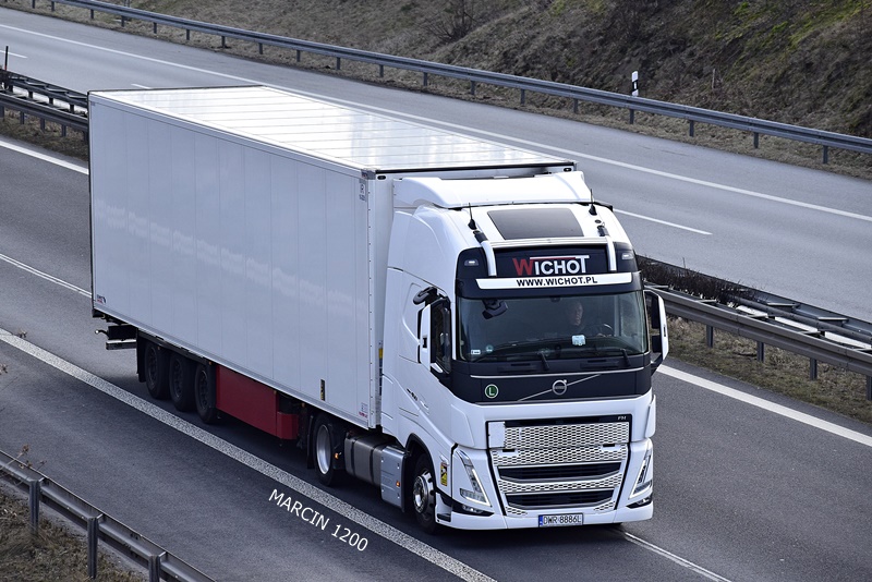 _DSC9507 WICHOT-crop-VOLVO FH V.JPG