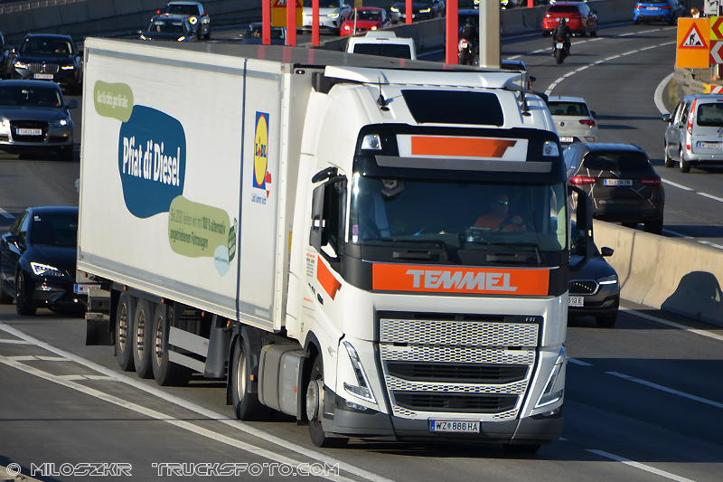 Volvo FH5_Temmel_0906.JPG