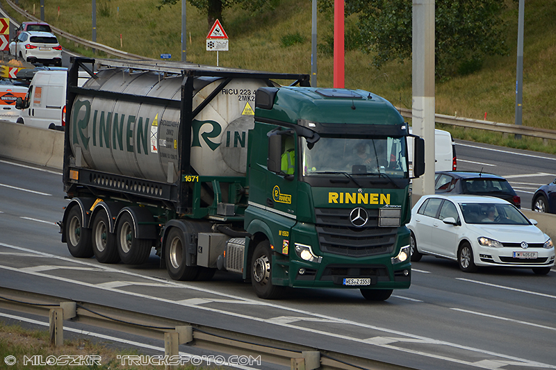 Mercedes Benz Actros MP4_Rinnen_1799.JPG