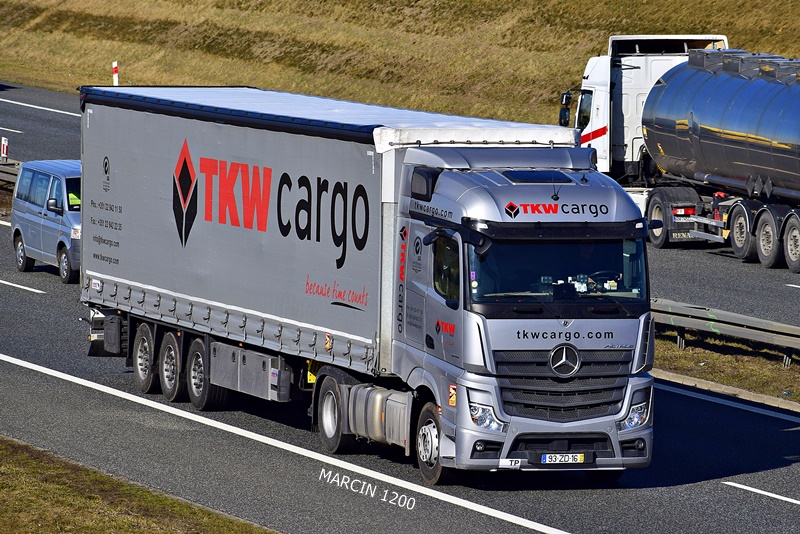 _DSC2480-crop-TKW CARGO-Mercedes-Benz Actros MP5.JPG