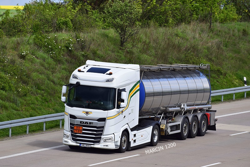_DSC1801 JRJ-crop-DAF XG.JPG