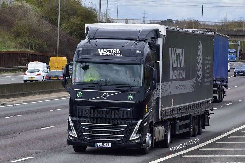 _DSC0600-crop-VECTRA INTERNATIONAL-VOLVO FH V.JPG