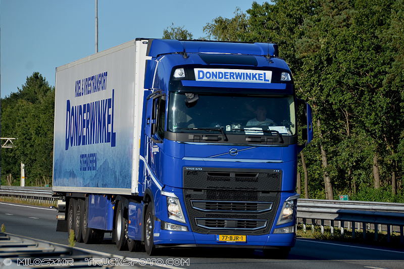 Volvo FH3_Donderwinkel_8608.JPG