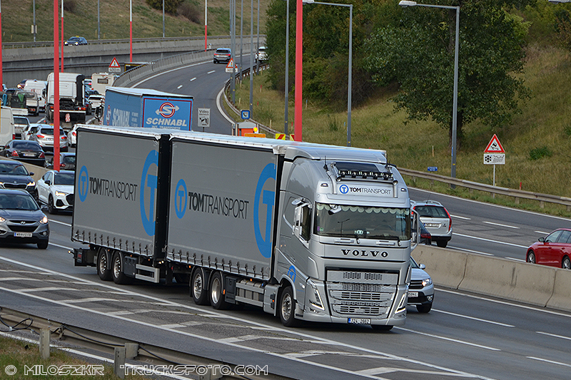 Volvo FH5_Tom Transport_1810.JPG