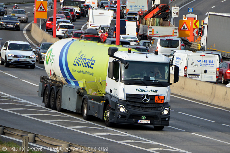 Mercedes Benz Actros MP4_Klacska_1055.JPG