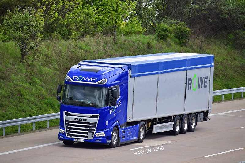 _DSC1637 ROWE-crop-DAF XG.JPG