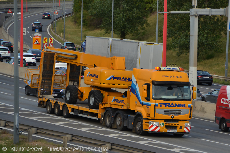 Renault Premium_Prangl_1800.JPG
