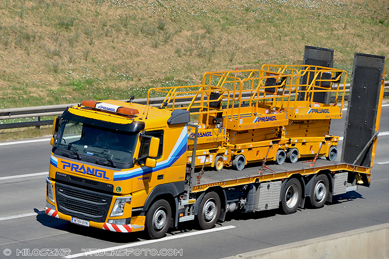Volvo FM3_ Prangl_0708.JPG