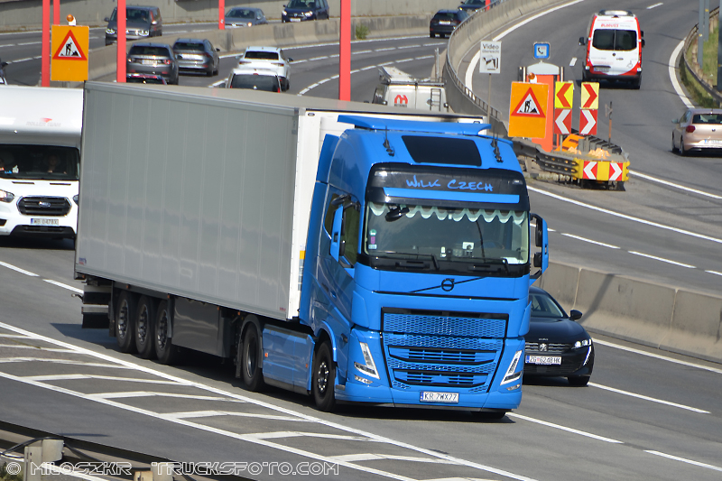 Volvo FH5_Wilk Czech_1971.JPG