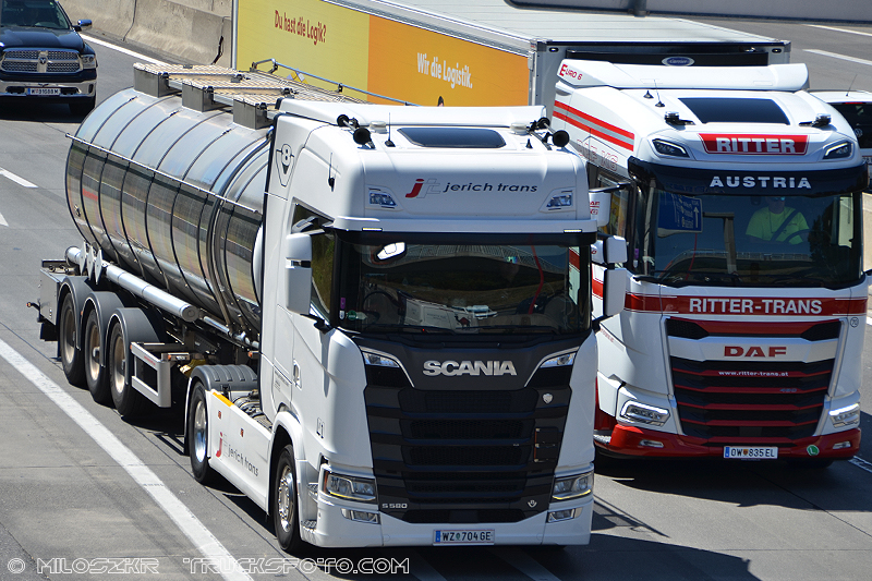 Scania V8_Jerich Trans_0716.JPG